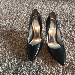 Jessica Simpson pumps
